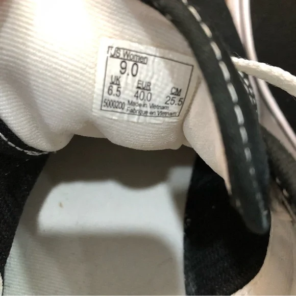 Vans black canvas lace up sneakers - Picture 3 of 10